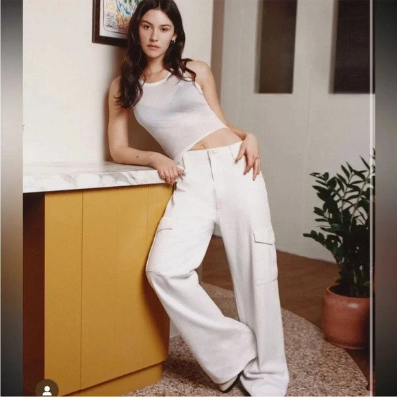 AGOLDE Minka High-Rise Wide-Leg Cargo Jeans
Milkshake Size 33 NWT - Picture 6 of 15